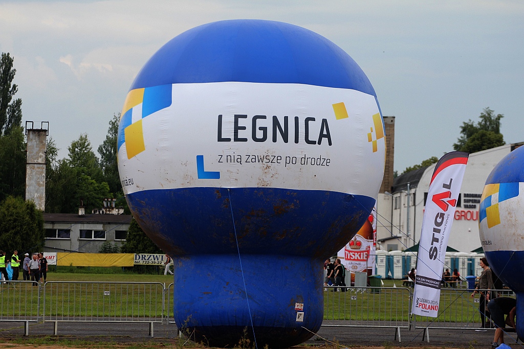 Motoparalotniarze na legnickim lotnisku cz1
