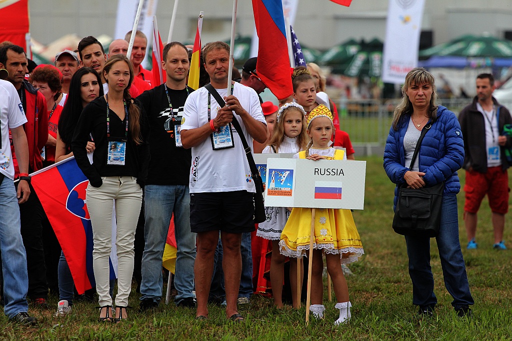 Motoparalotniarze na legnickim lotnisku cz1
