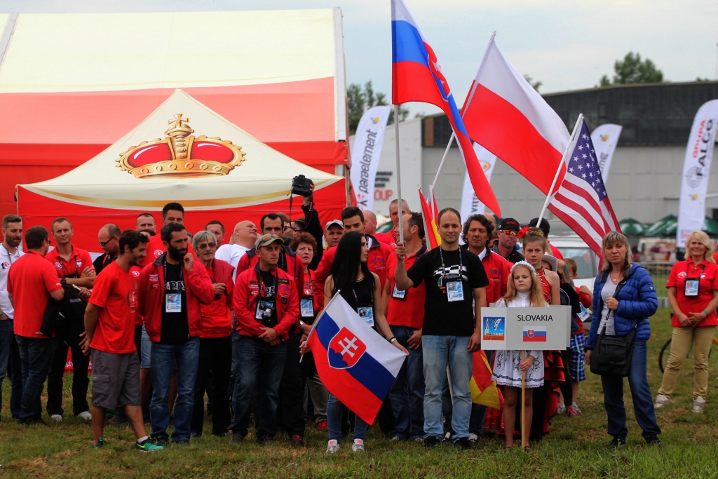 Motoparalotniarze na legnickim lotnisku cz1
