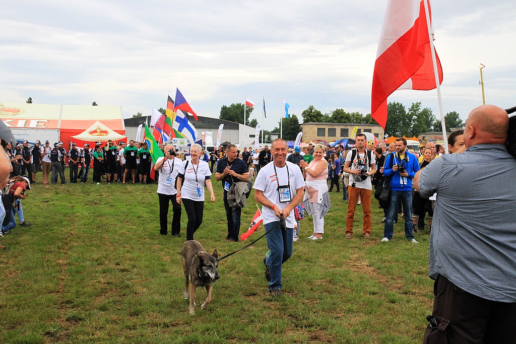 Motoparalotniarze na legnickim lotnisku cz1
