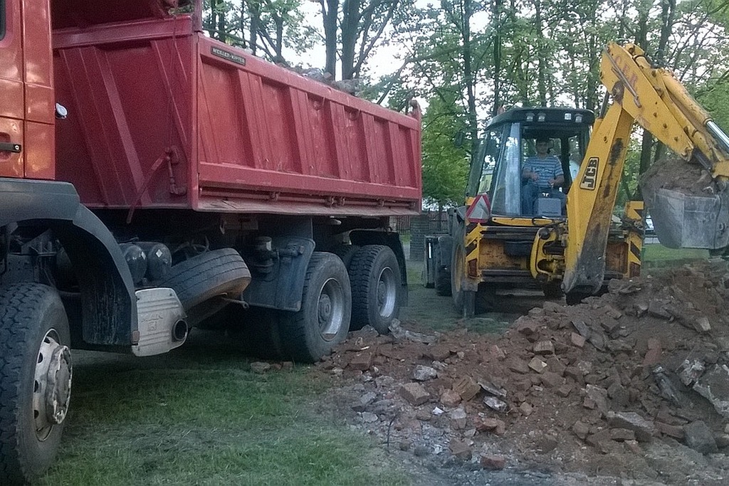 W Koskowicach obok świetlicy powstaje park integracji