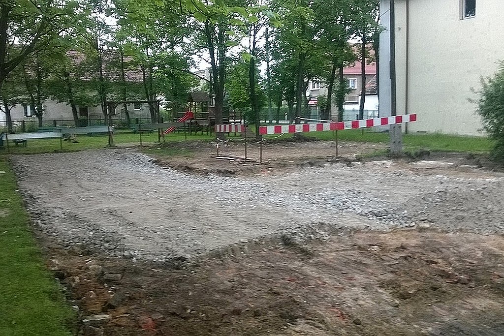 W Koskowicach obok świetlicy powstaje park integracji