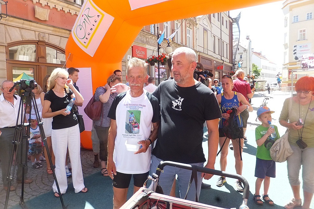 Franciszek Gogół i jego pies zakończyli bieg dookoła Polski