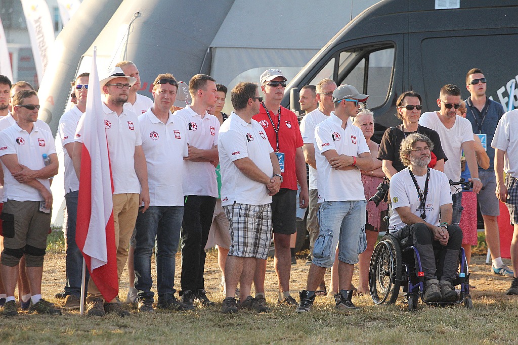 Motoparalotniarze latają nad legnickim lotniskiem cz6