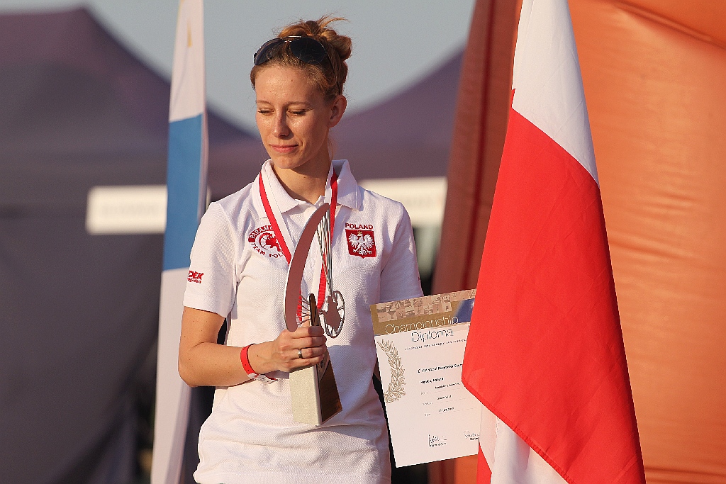 Motoparalotniarze latają nad legnickim lotniskiem cz6