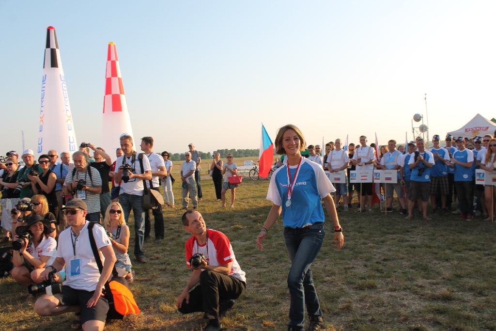 Motoparalotniarze latają nad legnickim lotniskiem cz6