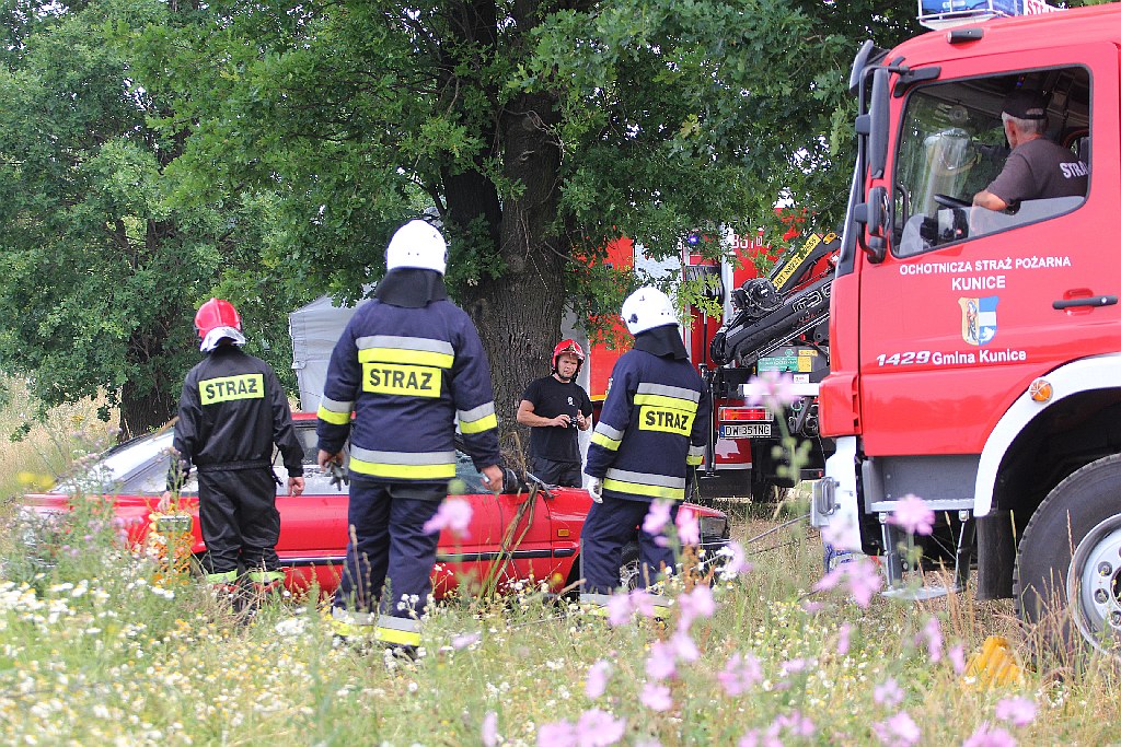 Legniczanin wjechał samochodem do jeziora. Nie żyje
