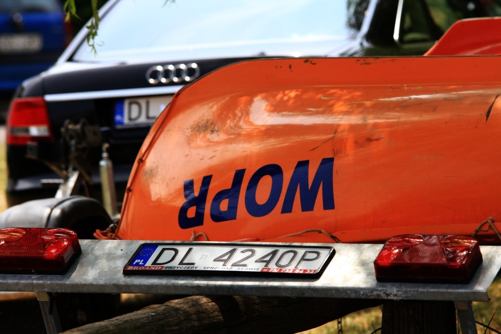 Patrol ratowników WOPR na jeziorze kunickim
