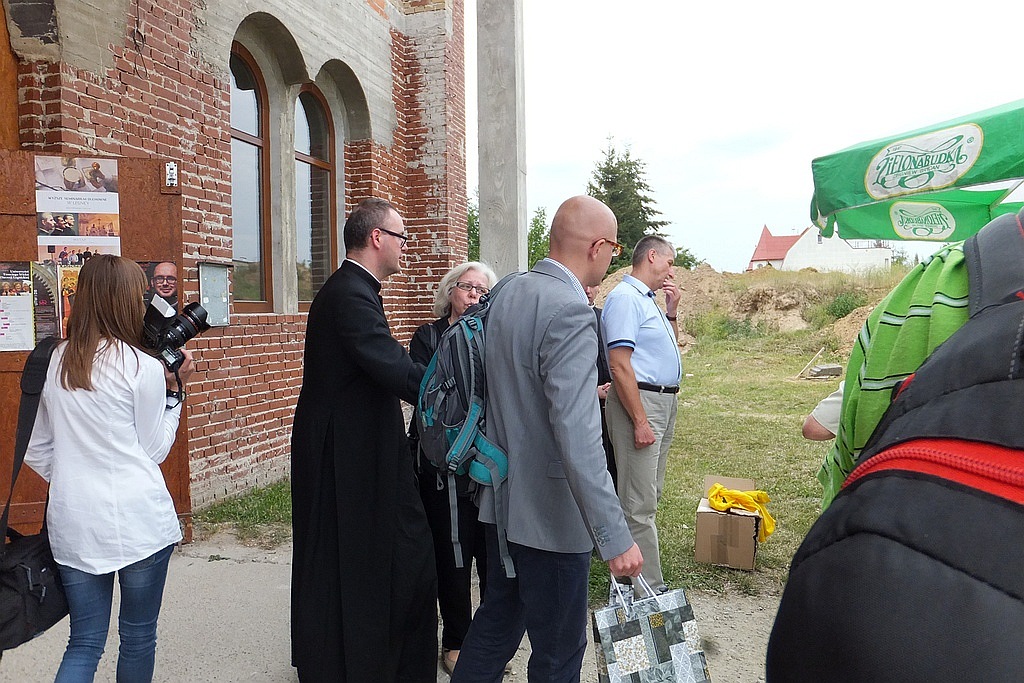 Ksiądz Jan Kaczkowski rozmawiał i modlił się z legniczanami