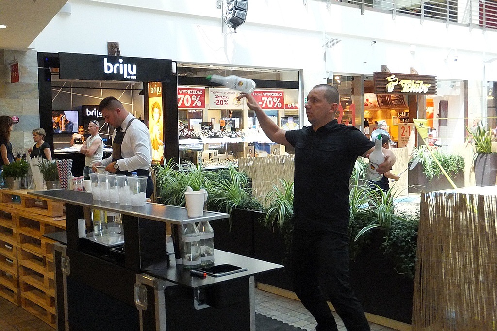 Pokaz barmański i degustacja drinków w Galerii Piastów