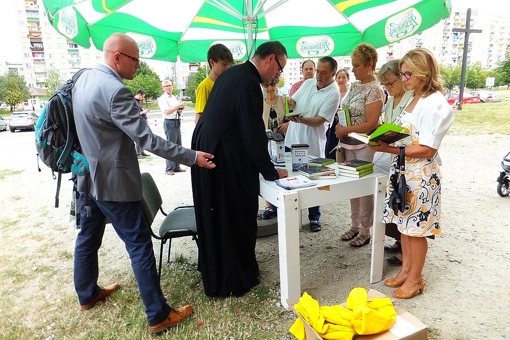 Ksiądz Jan Kaczkowski rozmawiał i modlił się z legniczanami