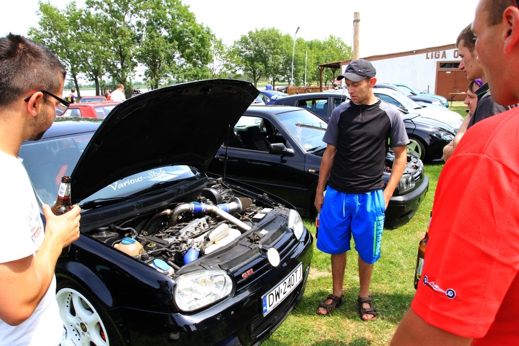 50 samochodów wzięło udział w VAG & Grill vol. 1 Jezioro Kunice
