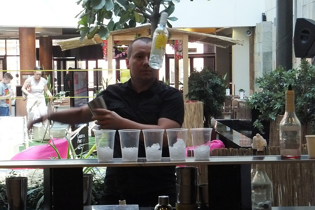 Pokaz barmański i degustacja drinków w Galerii Piastów