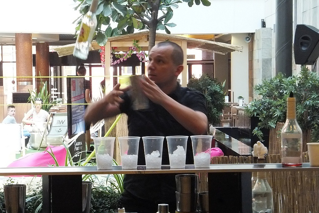 Pokaz barmański i degustacja drinków w Galerii Piastów