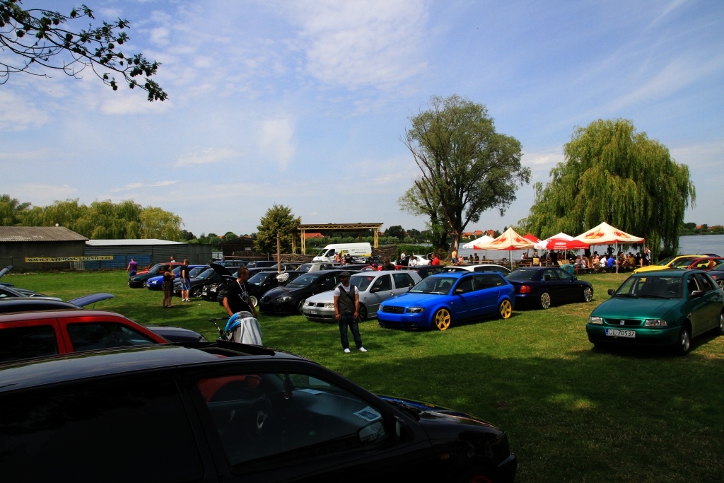 50 samochodów wzięło udział w VAG & Grill vol. 1 Jezioro Kunice