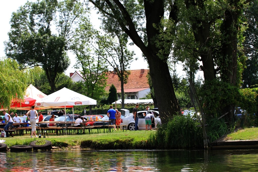 50 samochodów wzięło udział w VAG & Grill vol. 1 Jezioro Kunice