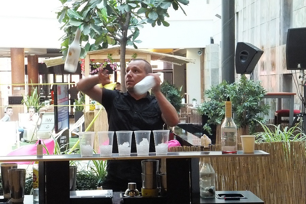 Pokaz barmański i degustacja drinków w Galerii Piastów