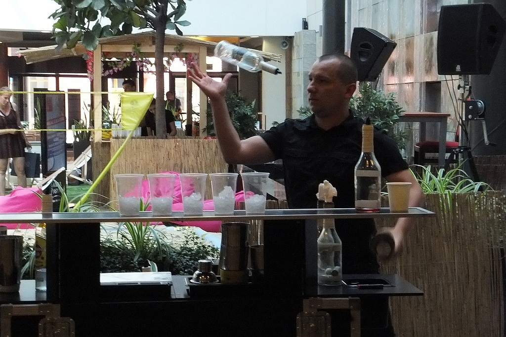 Pokaz barmański i degustacja drinków w Galerii Piastów