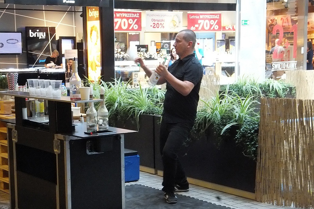 Pokaz barmański i degustacja drinków w Galerii Piastów