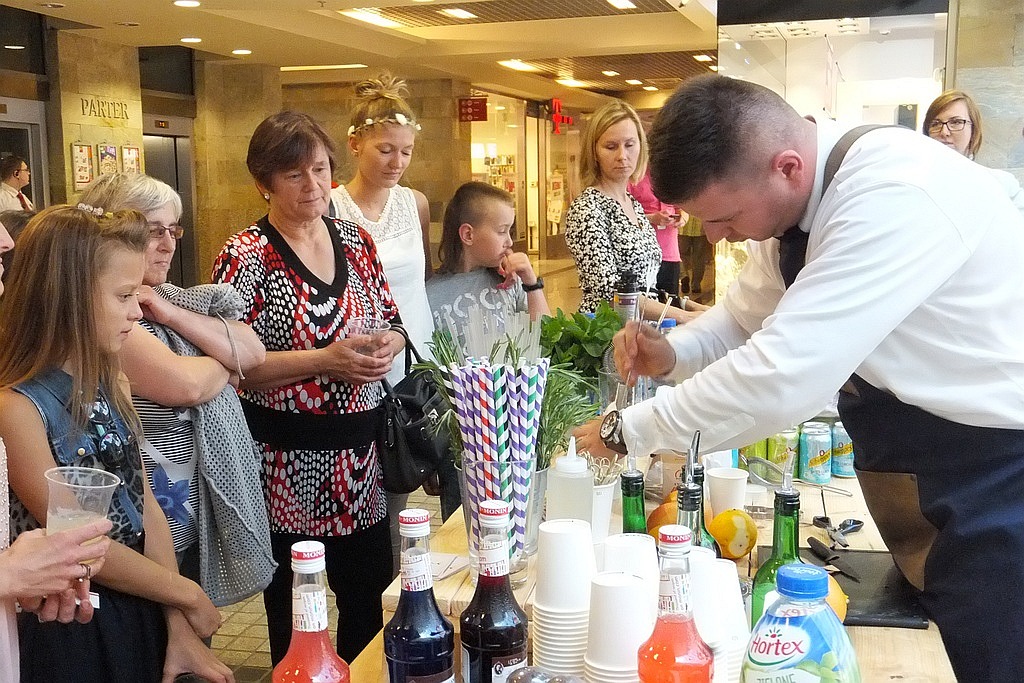 Pokaz barmański i degustacja drinków w Galerii Piastów