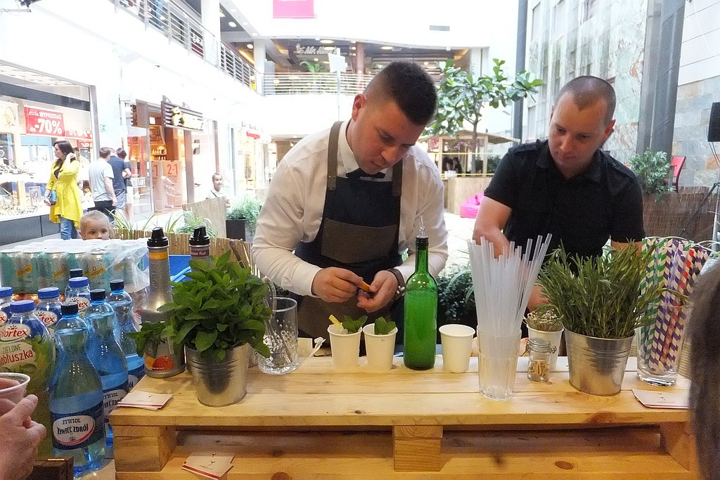 Pokaz barmański i degustacja drinków w Galerii Piastów