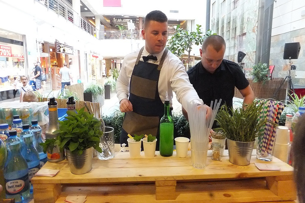 Pokaz barmański i degustacja drinków w Galerii Piastów