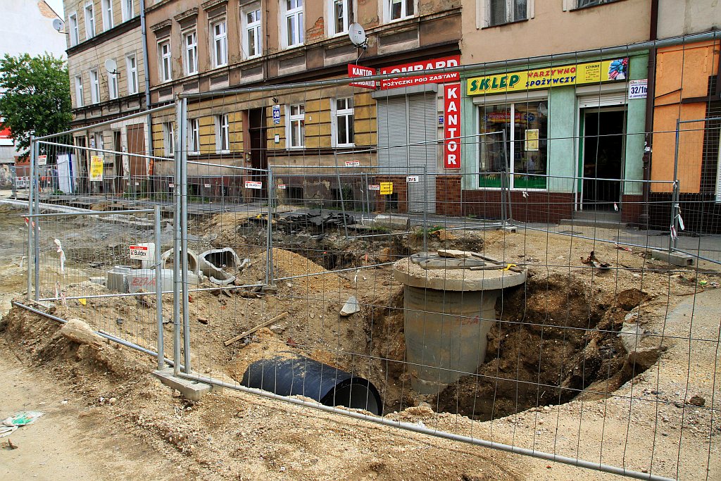 Remont Jaworzyńskiej. Są problemy i poślizg