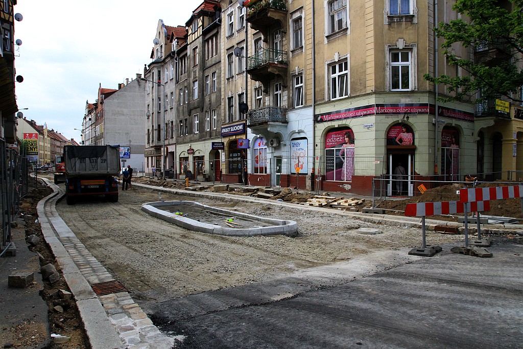 Remont Jaworzyńskiej. Są problemy i poślizg