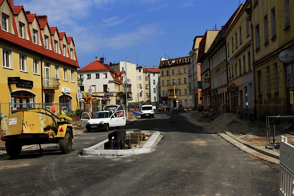 Remont Jaworzyńskiej. Są problemy i poślizg