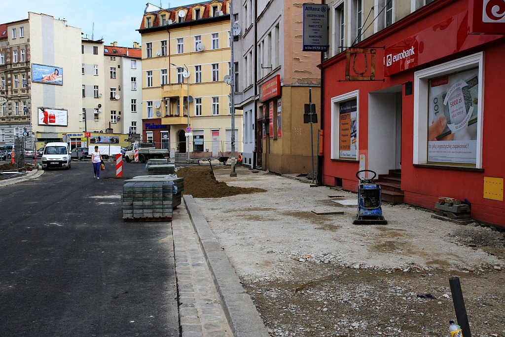 Remont Jaworzyńskiej. Są problemy i poślizg