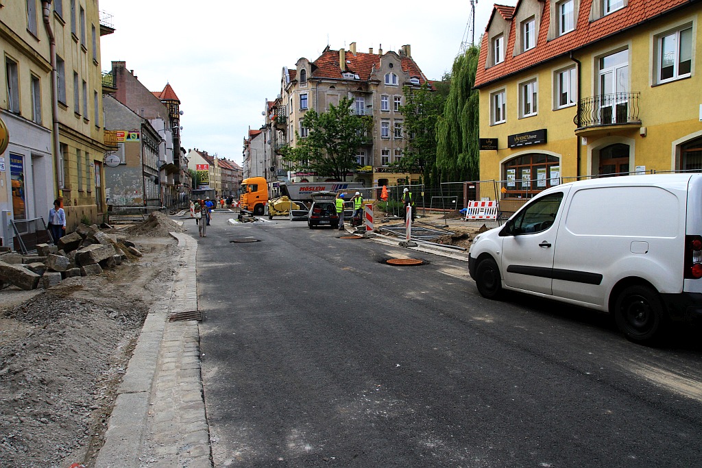 Remont Jaworzyńskiej. Są problemy i poślizg