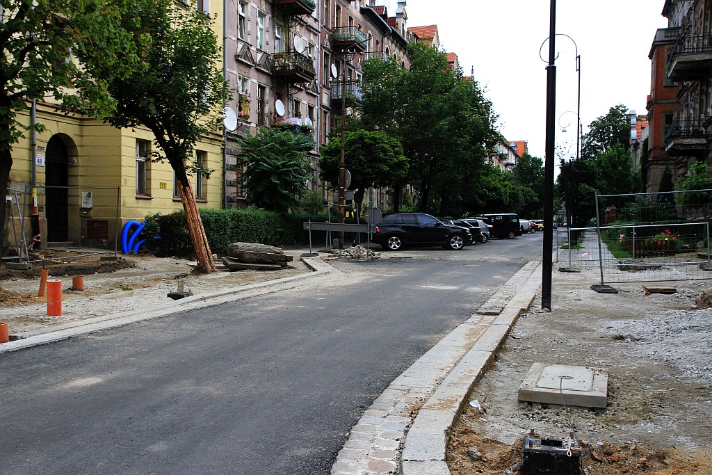 Remont Jaworzyńskiej. Są problemy i poślizg