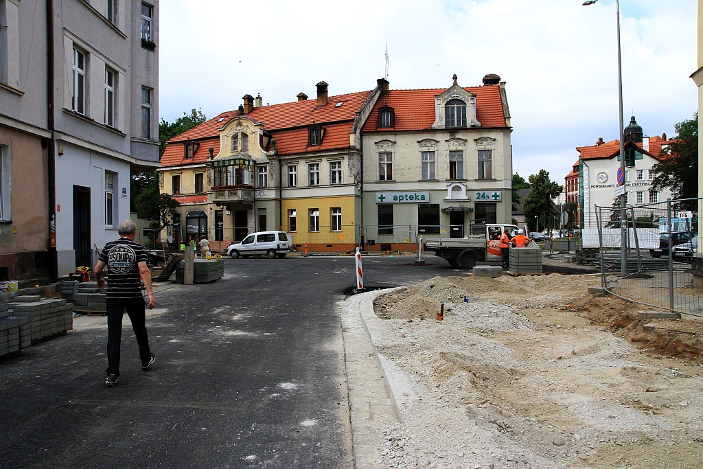 Remont Jaworzyńskiej. Są problemy i poślizg