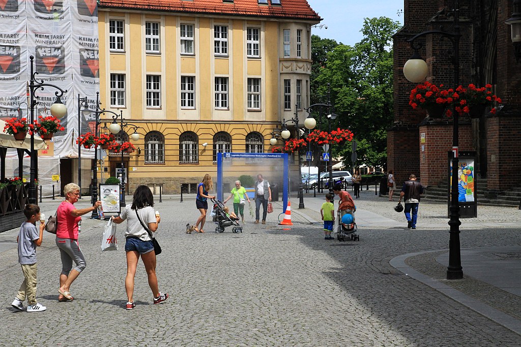 Wodociągi sprezentowały kurtyny wodne na NMP