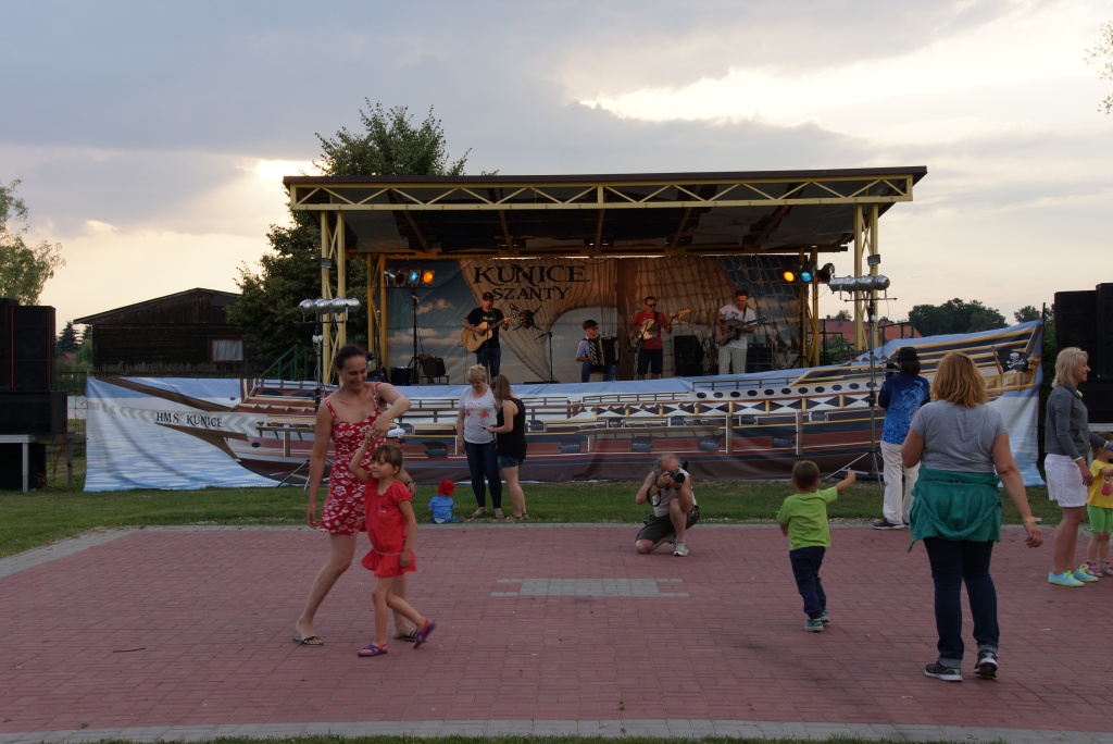 Dużo muzyki, zbiórka pieniężna i koncert życzeń na szantach