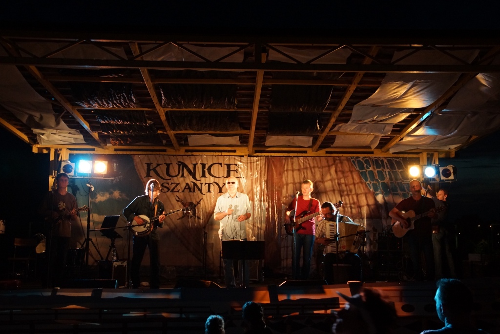 Dużo muzyki, zbiórka pieniężna i koncert życzeń na szantach