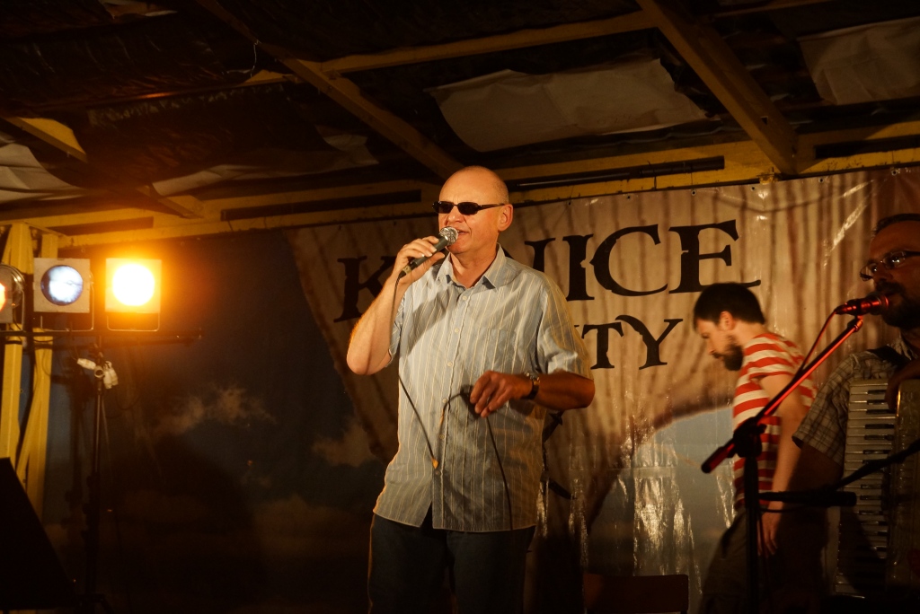 Dużo muzyki, zbiórka pieniężna i koncert życzeń na szantach