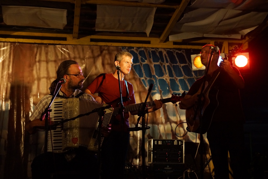 Dużo muzyki, zbiórka pieniężna i koncert życzeń na szantach