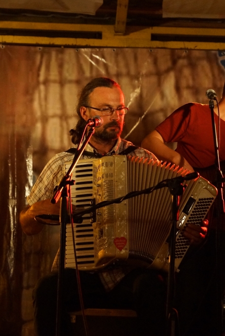 Dużo muzyki, zbiórka pieniężna i koncert życzeń na szantach