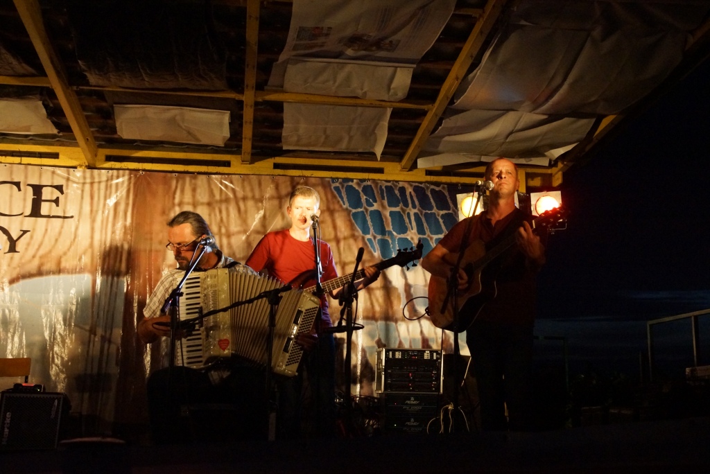 Dużo muzyki, zbiórka pieniężna i koncert życzeń na szantach