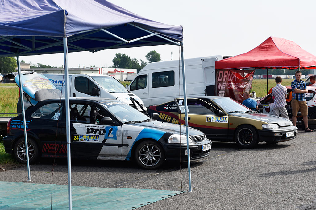 Samochodowe mistrzostwa KJS Mini Max na legnickim lotnisku