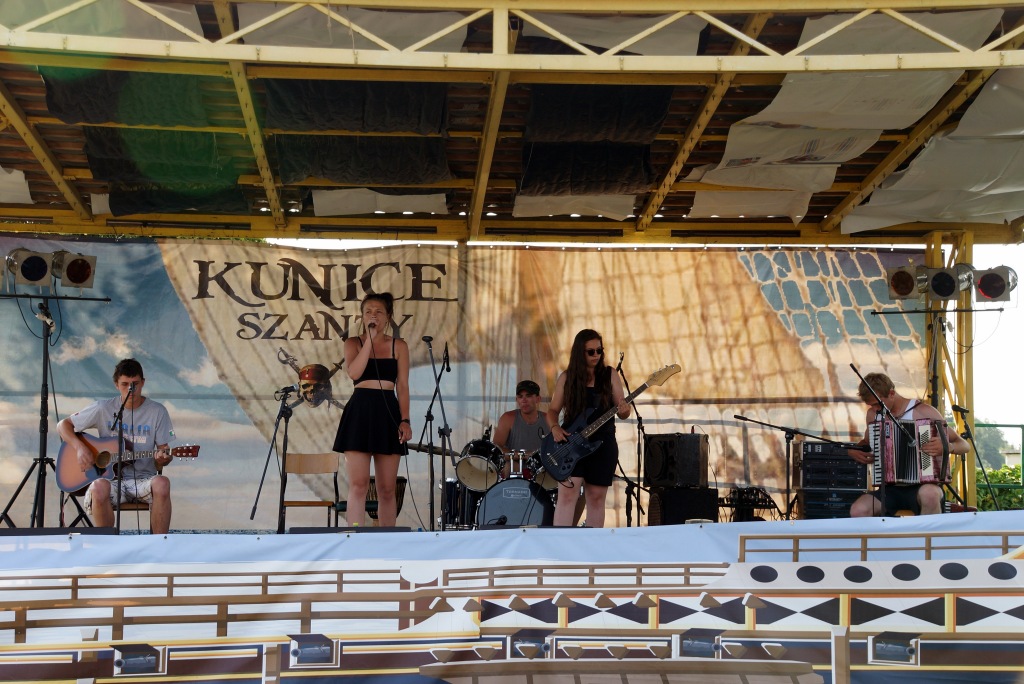 Szanty Kunice 2015. Na jeziorze fale, na scenie gwiazdy