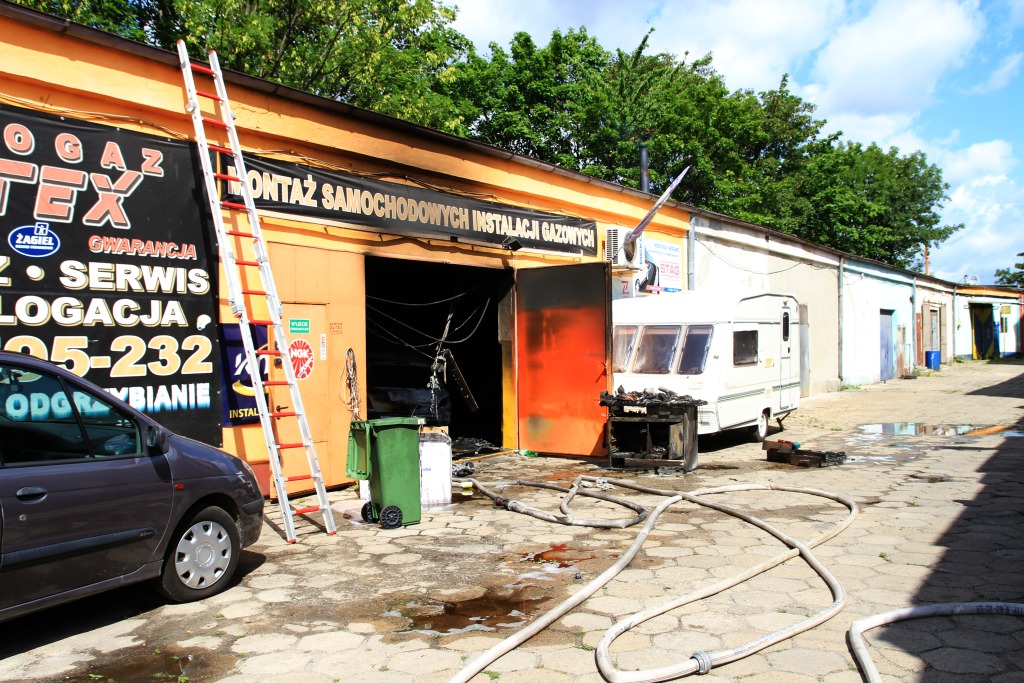 Pożar w warsztacie samochodowym przy Krętej
