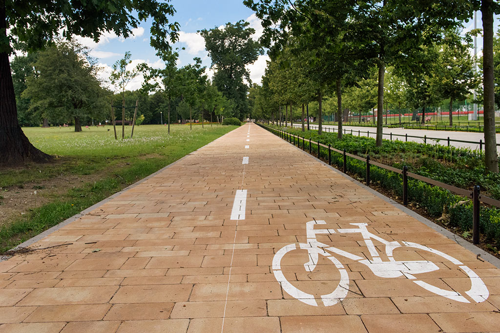 Nowe aleje i ścieżki rowerowe w legnickim parku