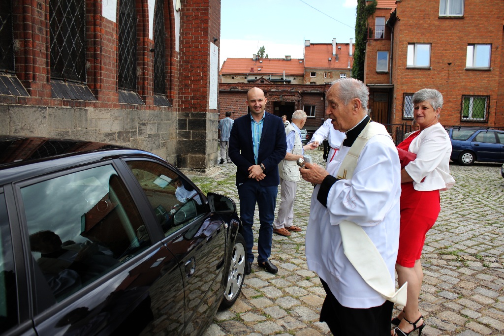 Poświęcili auta w parafii nad Kaczawą
