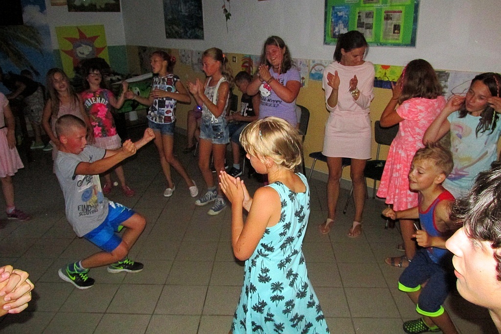 Na kolonii w Darłowie dzieci bawią się wesoło cz. 2