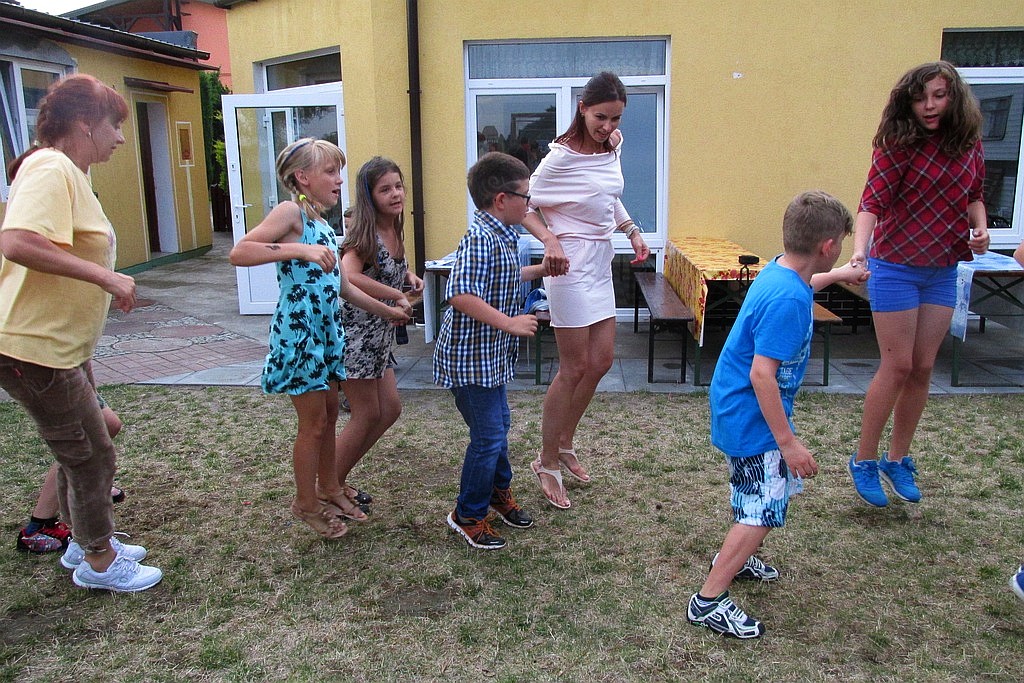 Na kolonii w Darłowie dzieci bawią się wesoło