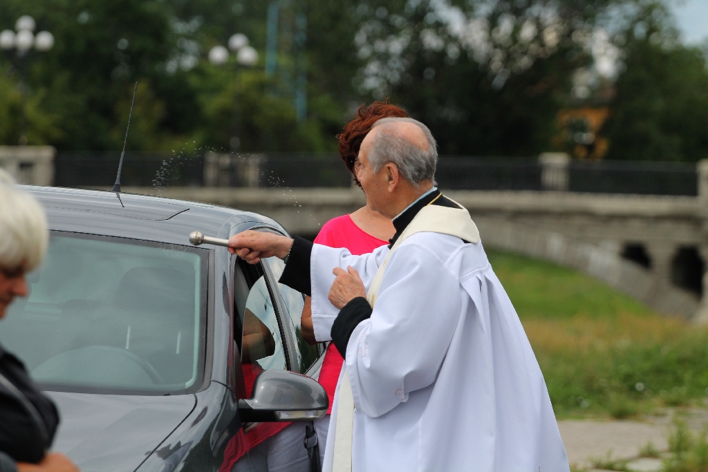 Poświęcili auta w parafii nad Kaczawą
