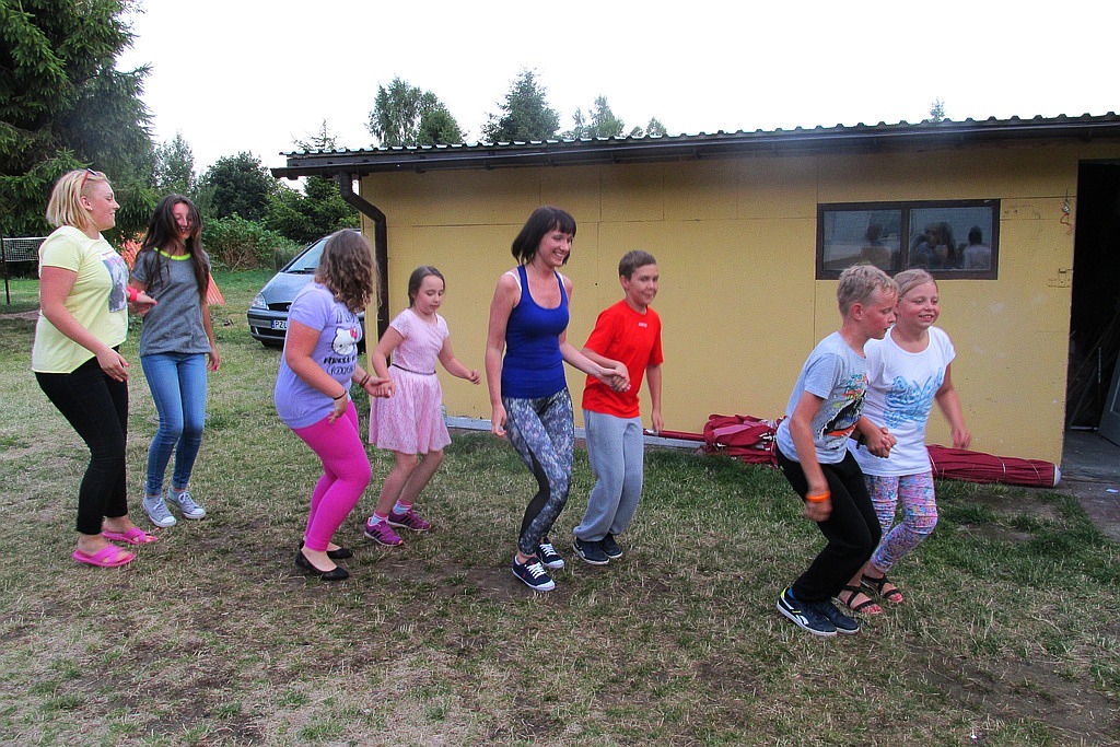 Na kolonii w Darłowie dzieci bawią się wesoło