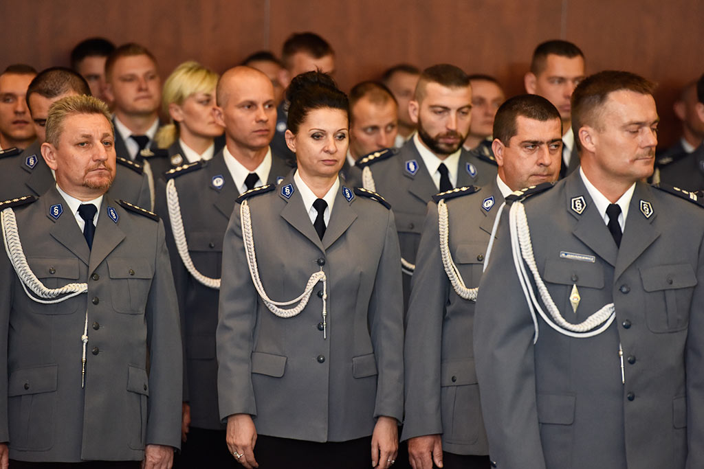 Świętowała policja. Były awanse i odznaczenia